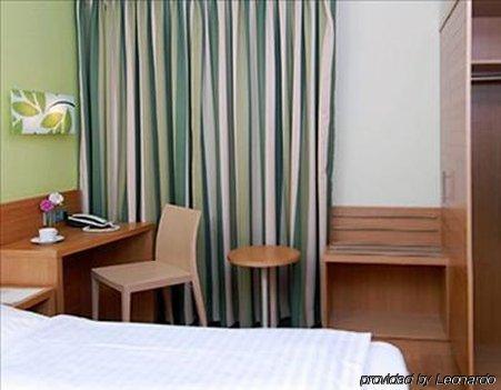 Business & Budget Hotel Tessin München Restaurant billede